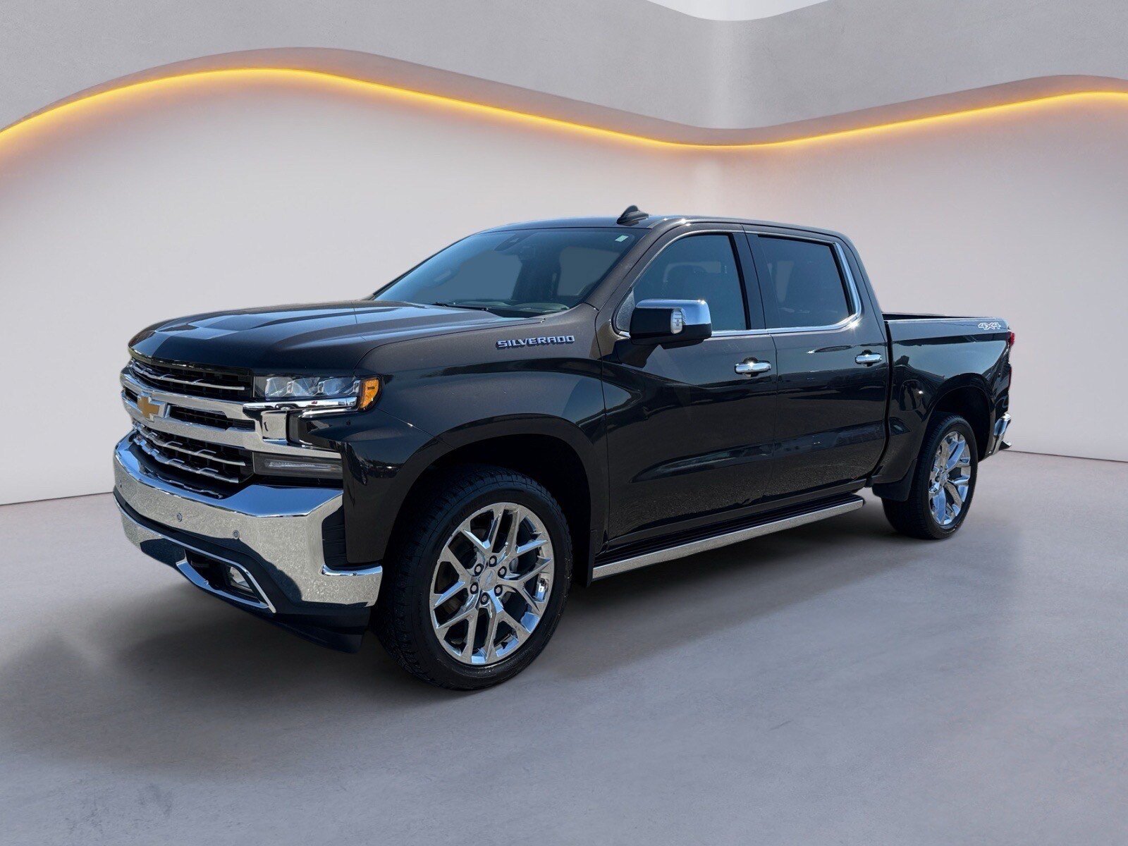 Used 2021 Chevrolet Silverado 1500 LTZ w/ LTZ Premium Package AWD/4WD image 7
