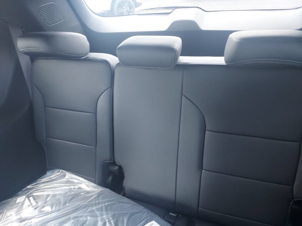 New 2027 Buick Enclave Preferred w/ LPO, Floor Liner Package FWD image 24