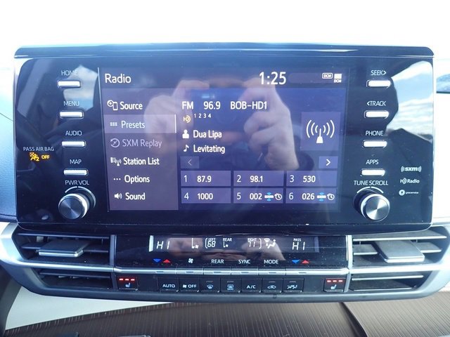 Used 2024 Toyota Sienna XLE image 28