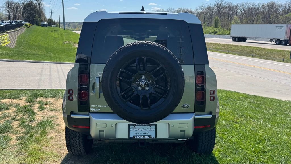 Used 2023 Land Rover Defender 110 S image 8