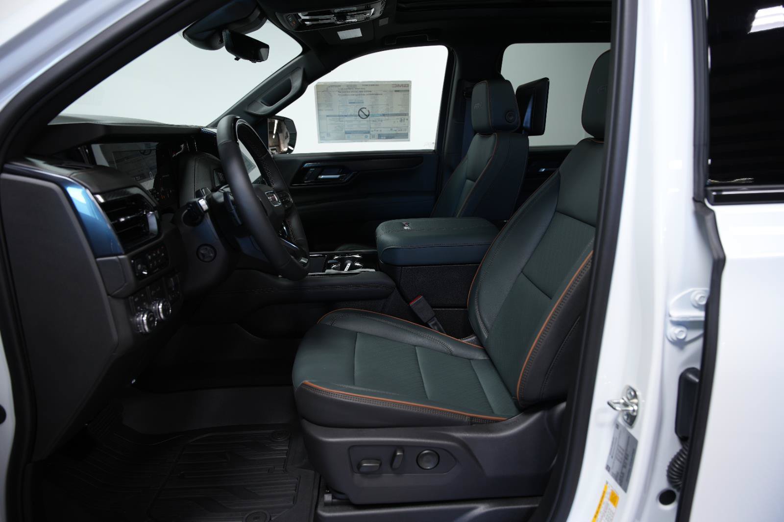 New 2026 GMC Yukon XL AT4 w/ AT4 Premium Plus Package AWD/4WD image 30