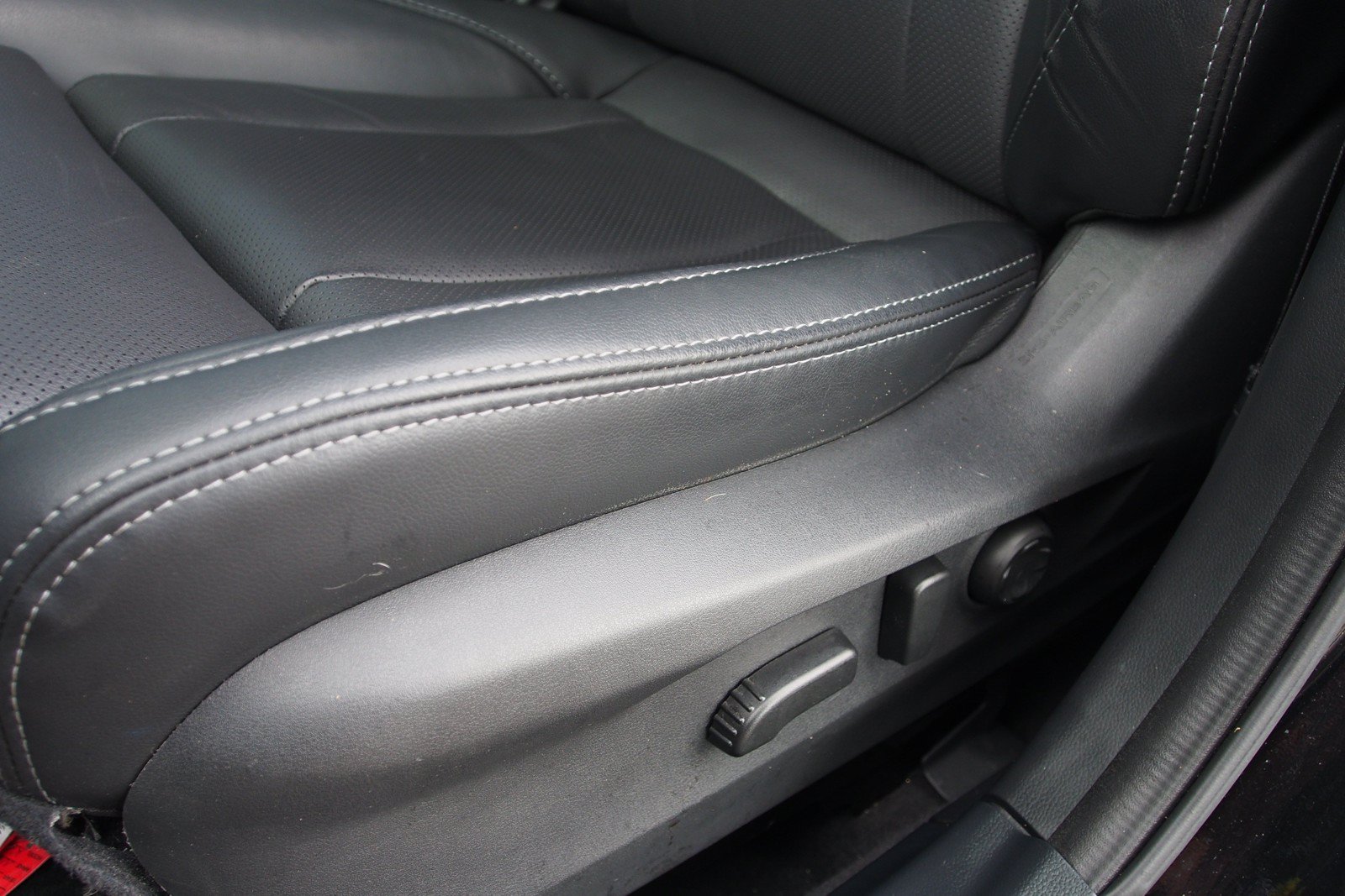 Used 2025 Subaru Outback Limited XT AWD/4WD image 18