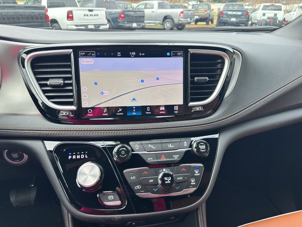 New 2026 Chrysler Pacifica Pinnacle w/ Trailer Tow Group image 22