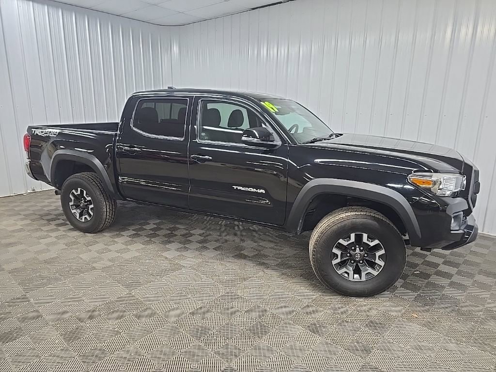 Used 2019 Toyota Tacoma TRD Off-Road AWD/4WD image 1