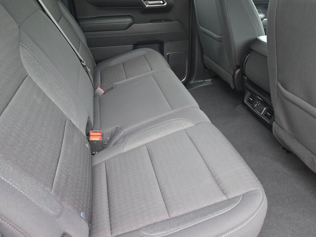 Used 2024 Chevrolet Silverado 1500 LT image 10
