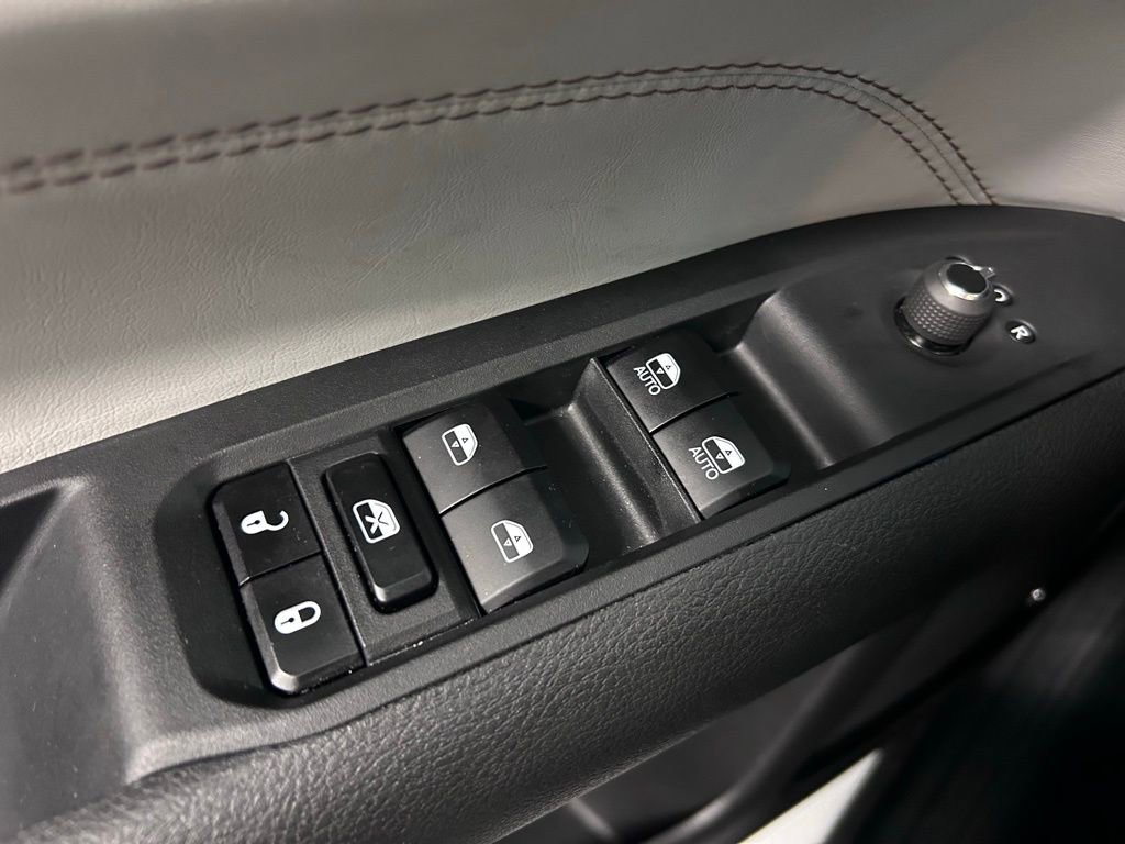 Used 2024 Jeep Compass Limited AWD/4WD image 5