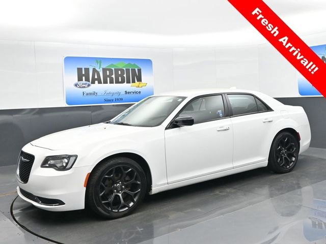 Used 2019 Chrysler 300 Touring w/ Sport Appearance Package image 1