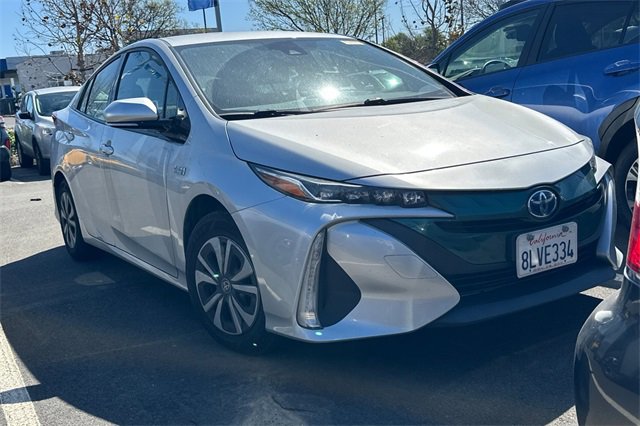 Used 2019 Toyota Prius Prime Premium image 2