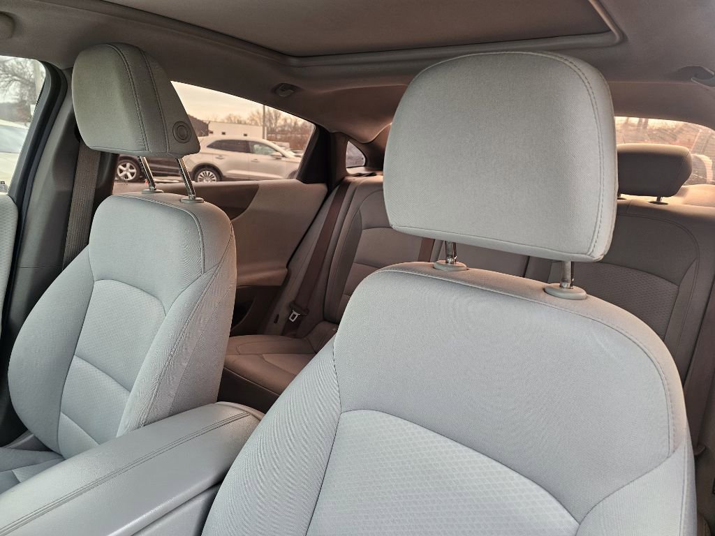 Used 2020 Chevrolet Malibu LT image 23