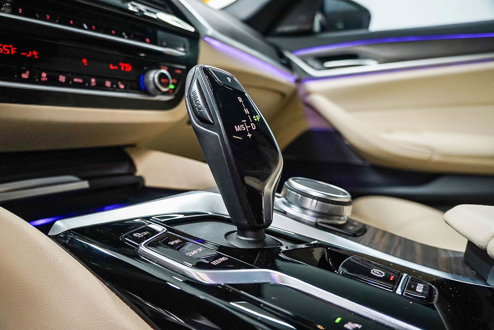 Certified 2022 BMW 530i w/ Premium Package image 25