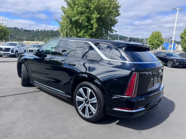 Certified 2025 Cadillac Escalade IQ Luxury 2 w/ LPO, Premium Carpet Package AWD/4WD image 8