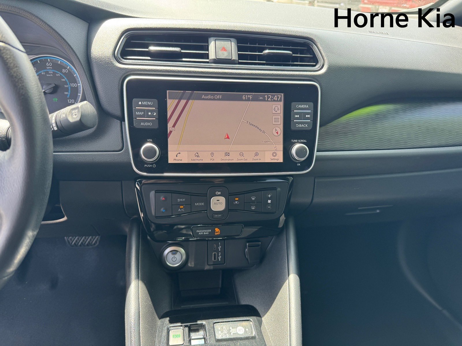 Used 2020 Nissan Leaf SV w/ SV Technology Package image 18