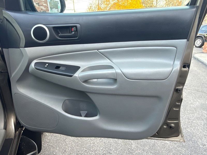 Used 2014 Toyota Tacoma 4x4 Double Cab image 15