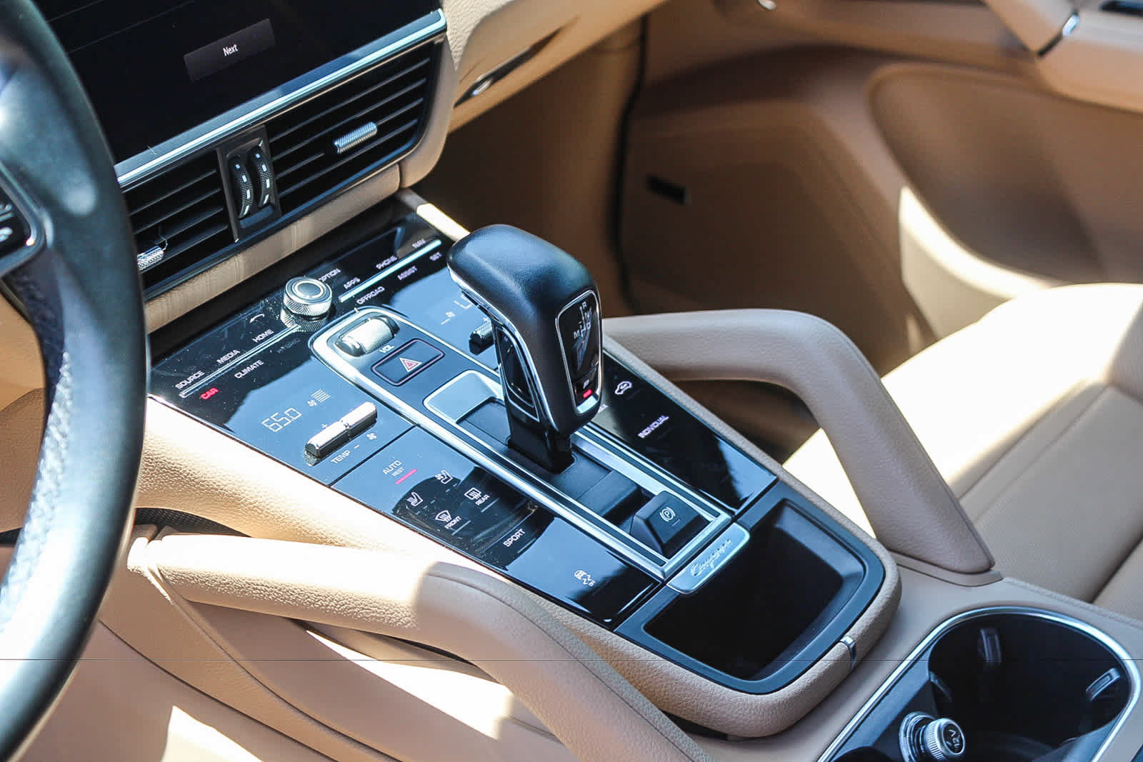 Used 2023 Porsche Cayenne Platinum Edition AWD/4WD image 18