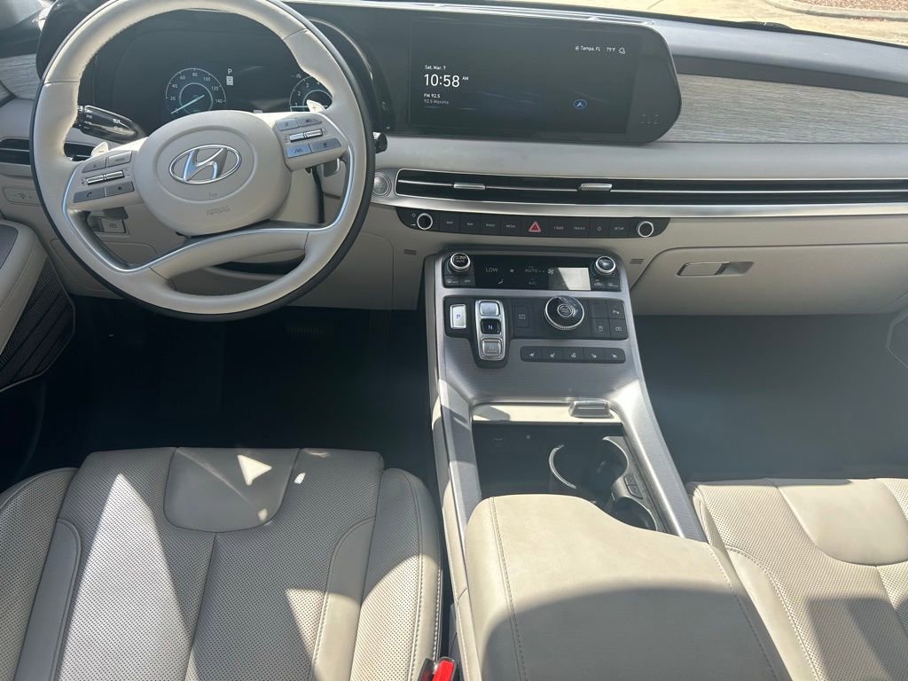 Used 2023 Hyundai Palisade Calligraphy image 9