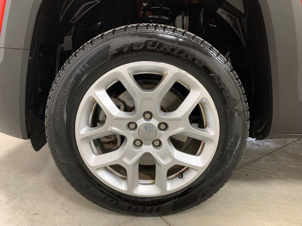 Used 2017 Jeep Renegade Latitude image 18