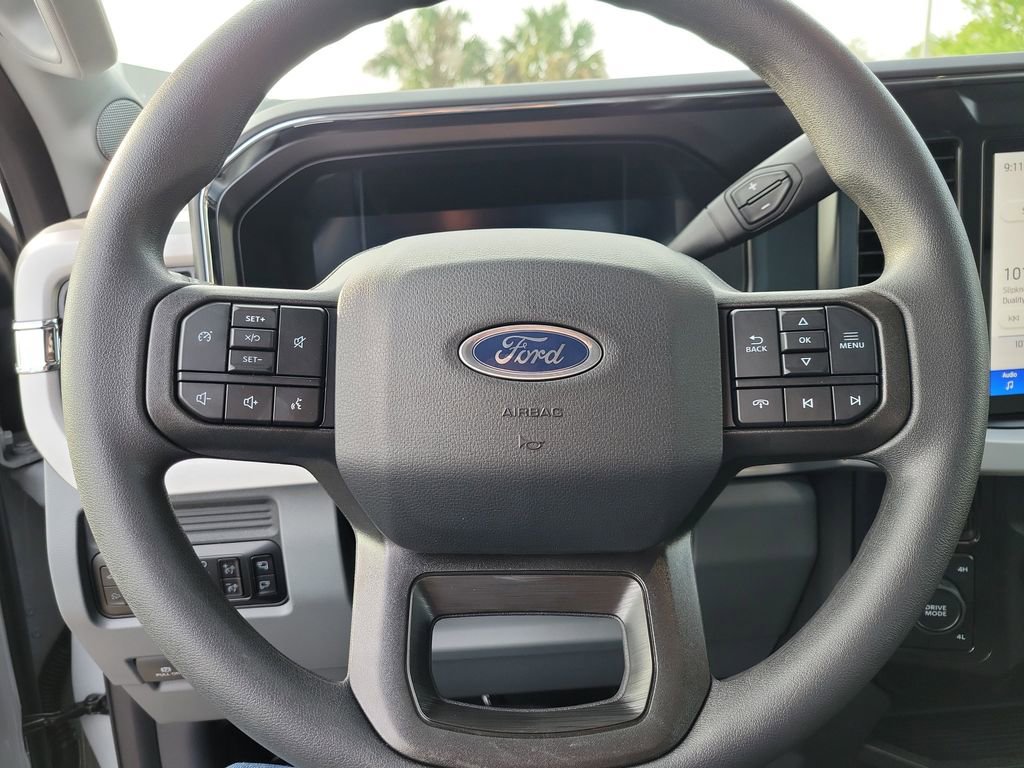 New 2026 Ford F350 XLT w/ XLT Premium Package AWD/4WD image 18