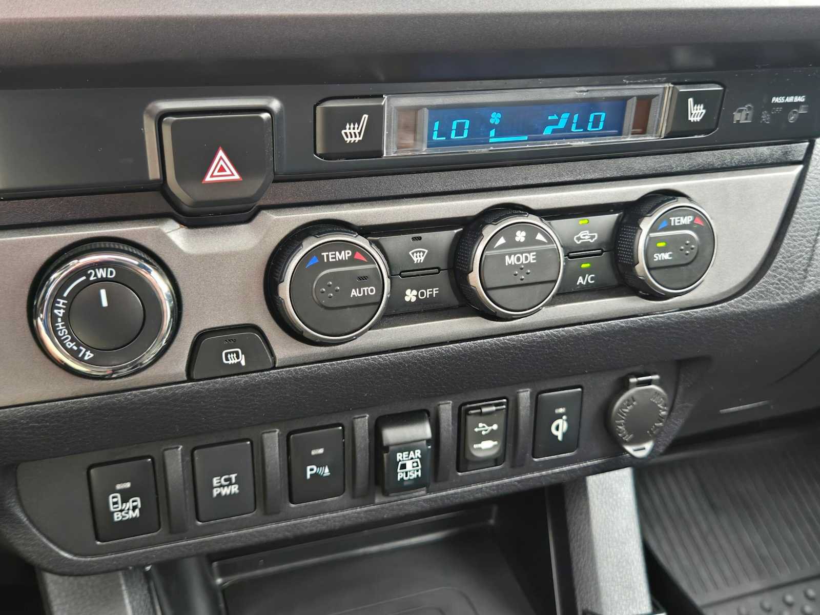 Used 2019 Toyota Tacoma TRD Off-Road AWD/4WD image 32