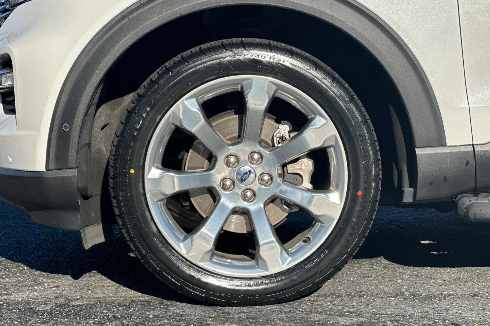 Certified 2020 Ford Explorer Platinum w/ Premium Technology Package image 28