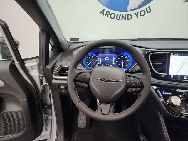 New 2026 Chrysler Pacifica Limited w/ S Appearance Package image 12