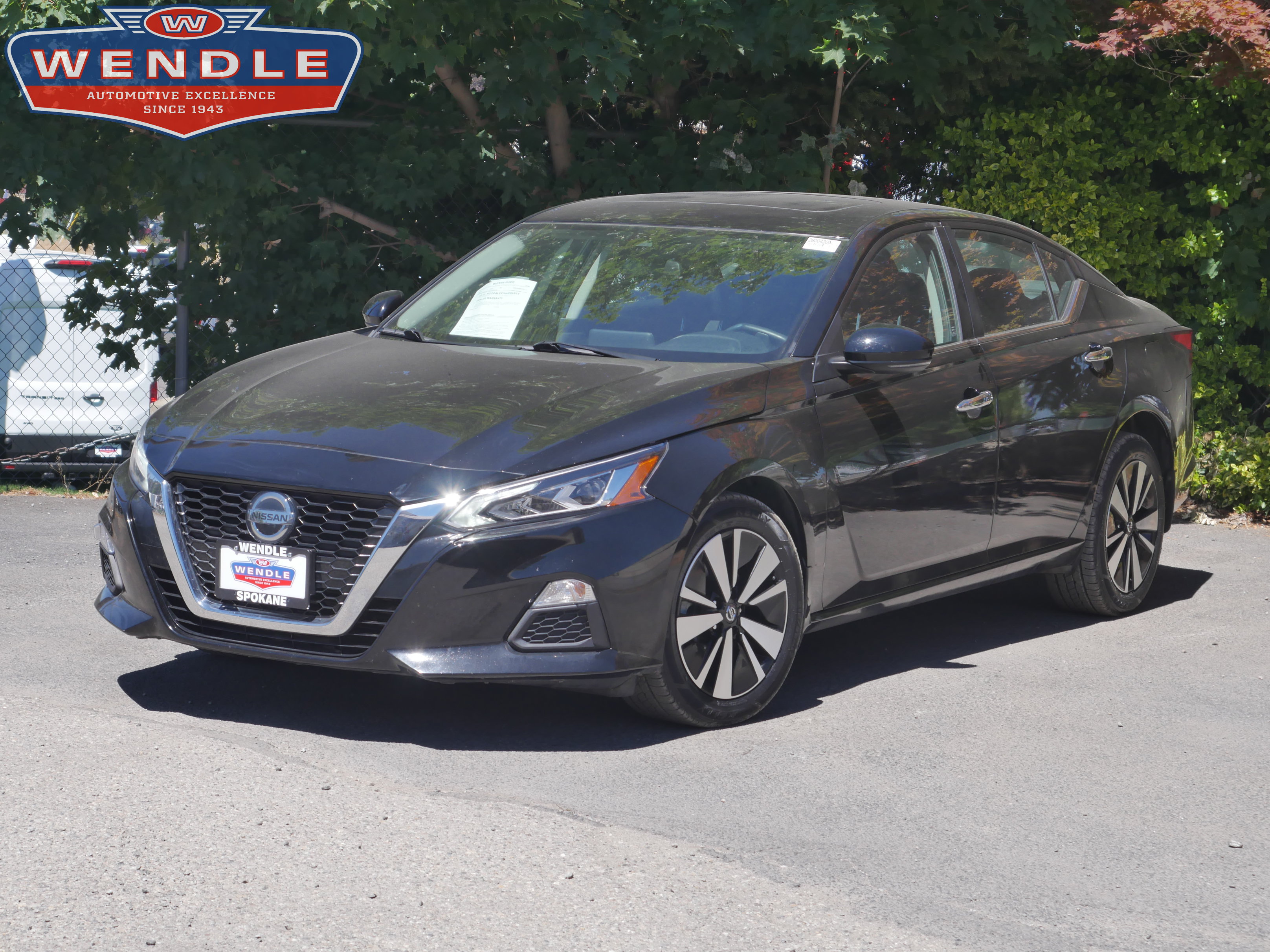 Certified 2022 Nissan Altima 2.5 SV w/ SV Premium Package AWD/4WD image 1