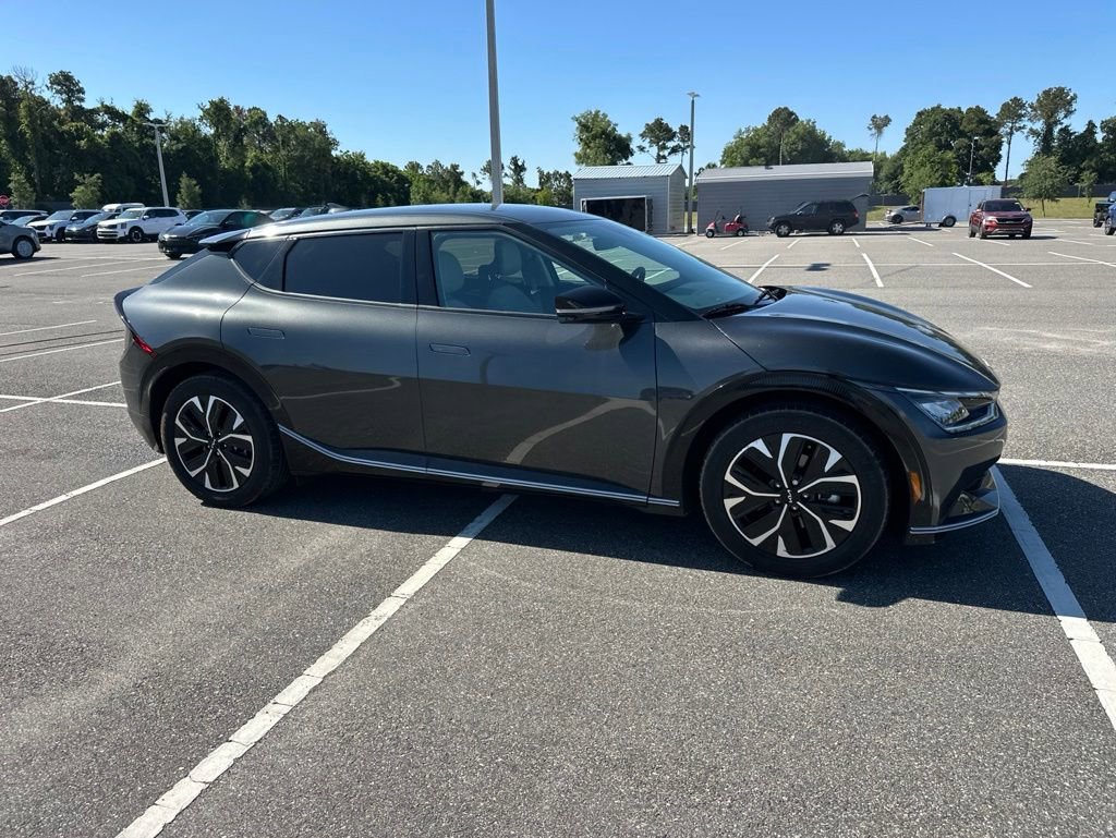 Used 2023 Kia EV6 Wind RWD image 3