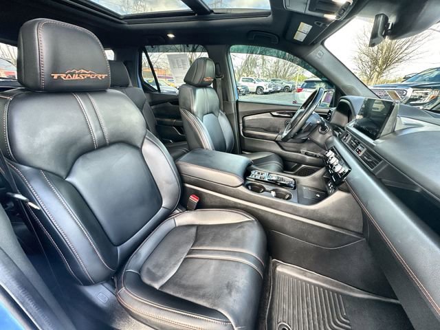 Used 2025 Honda Pilot TrailSport image 34