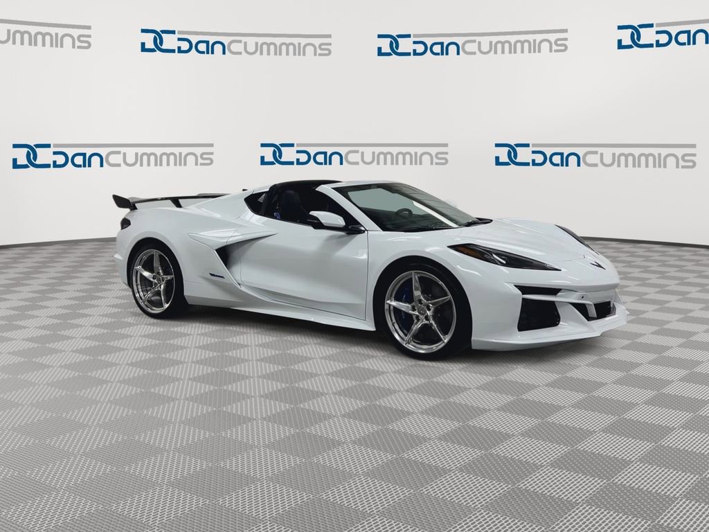 New 2026 Chevrolet Corvette E-Ray w/ Stealth Interior Trim Package AWD/4WD image 2