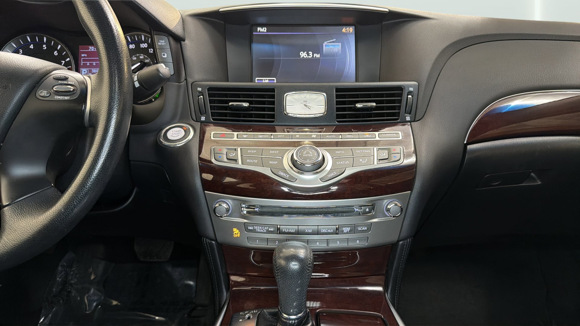 Used 2011 INFINITI M37 w/ Premium Pkg RWD image 15
