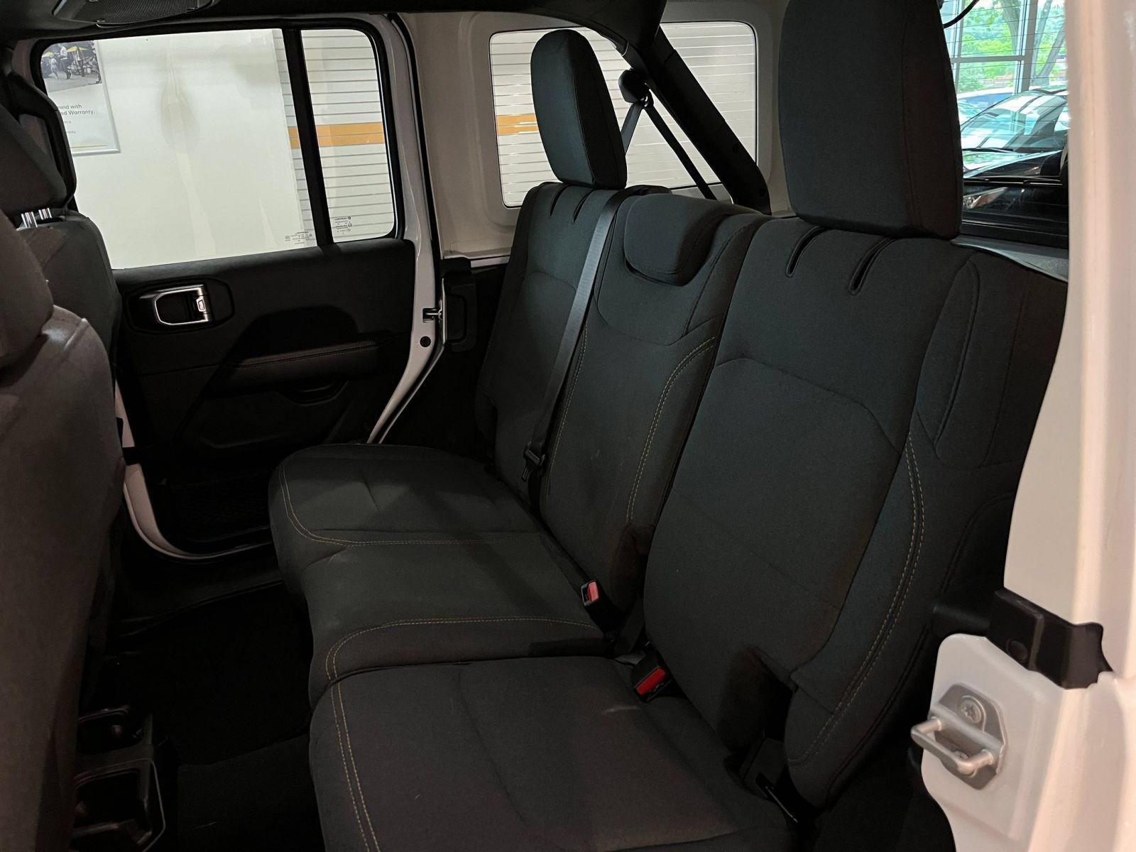 Used 2025 Jeep Wrangler Unlimited Sahara AWD/4WD image 39
