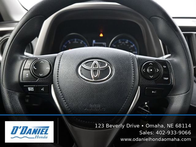 Used 2018 Toyota RAV4 LE w/ All Weather Liner Package AWD/4WD image 29