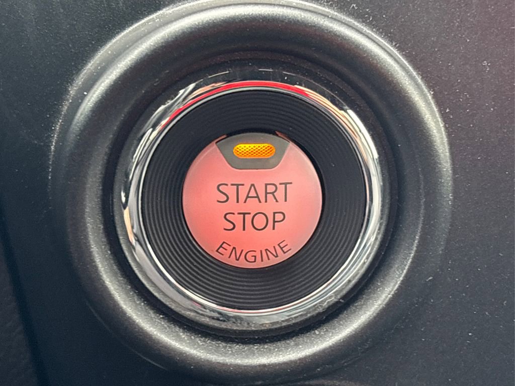 Used 2024 Nissan Titan SV w/ SV Convenience Package image 30