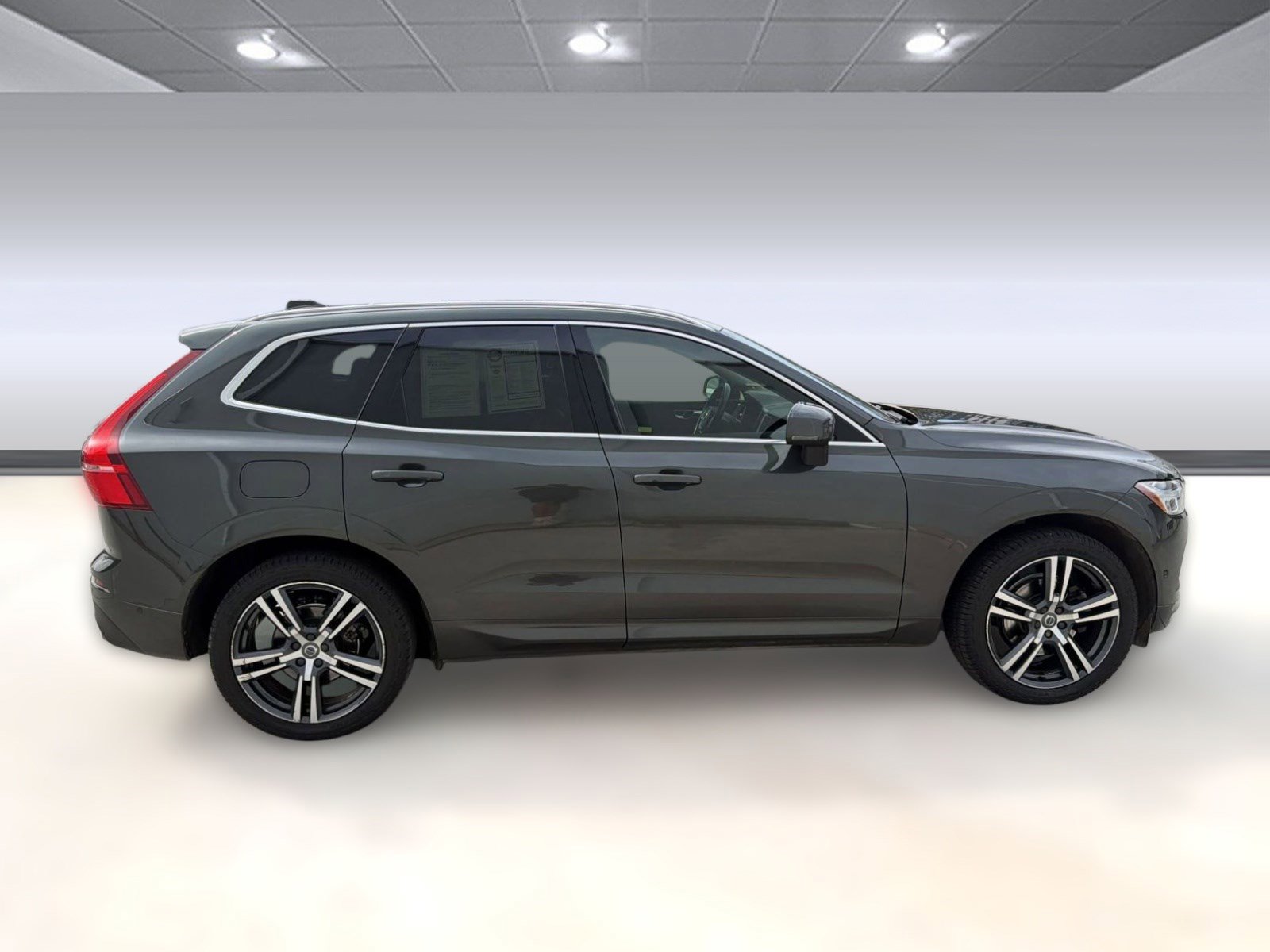 Used 2019 Volvo XC60 T5 Momentum w/ Premium Package image 8
