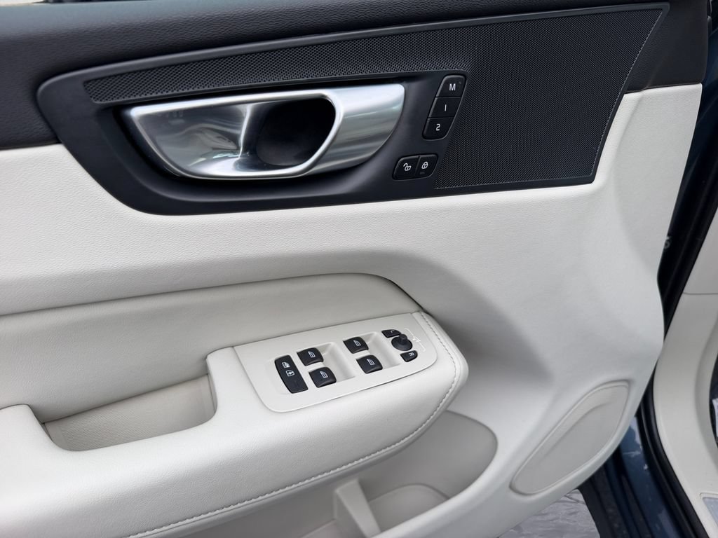 Certified 2024 Volvo XC60 B5 Plus w/ Climate Package AWD/4WD image 15
