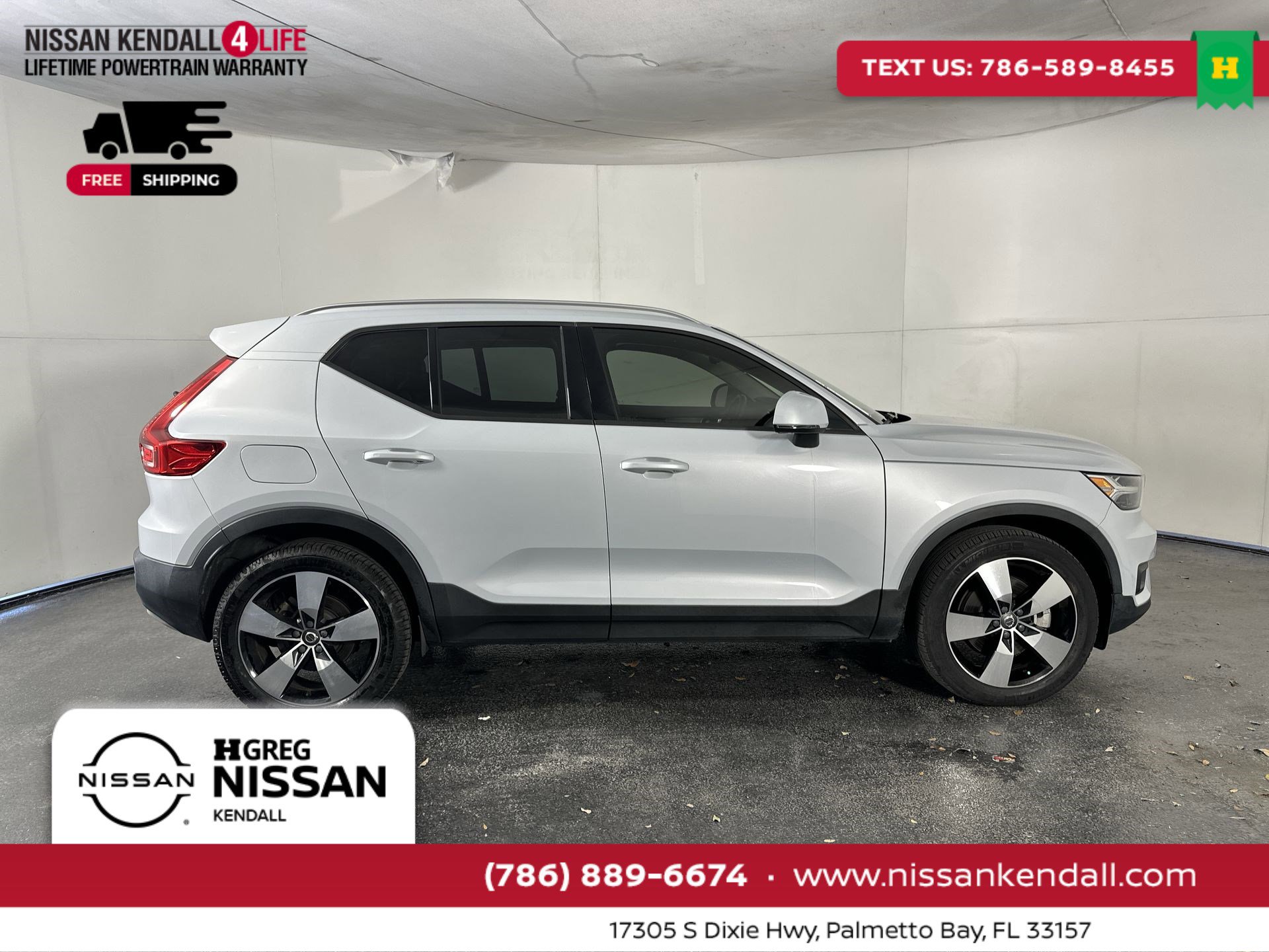 Used 2021 Volvo XC40 T4 Momentum w/ Protection Package Premier image 13
