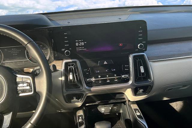 Used 2023 Kia Sorento S image 9
