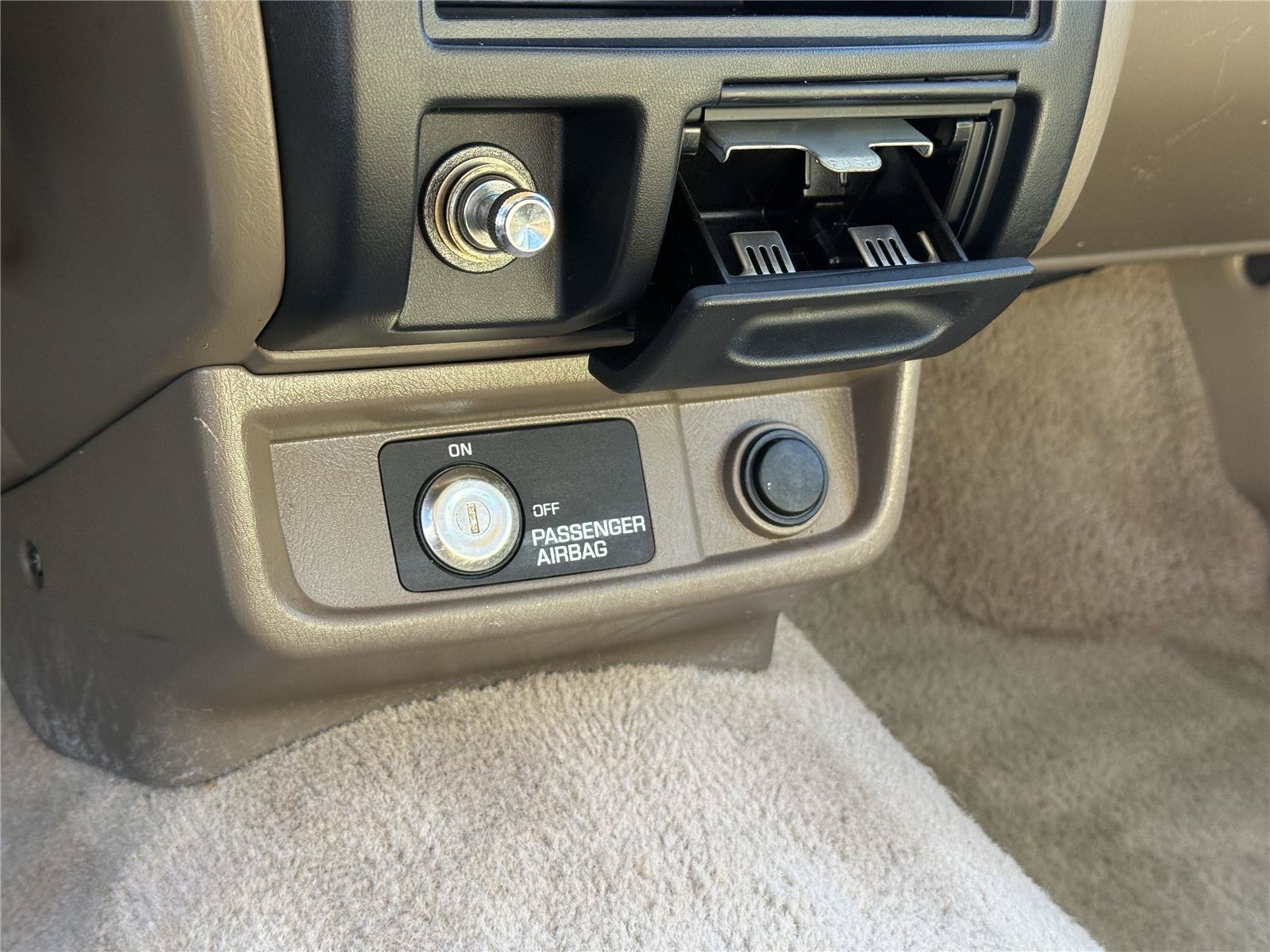 Used 1998 Nissan Frontier XE RWD image 24