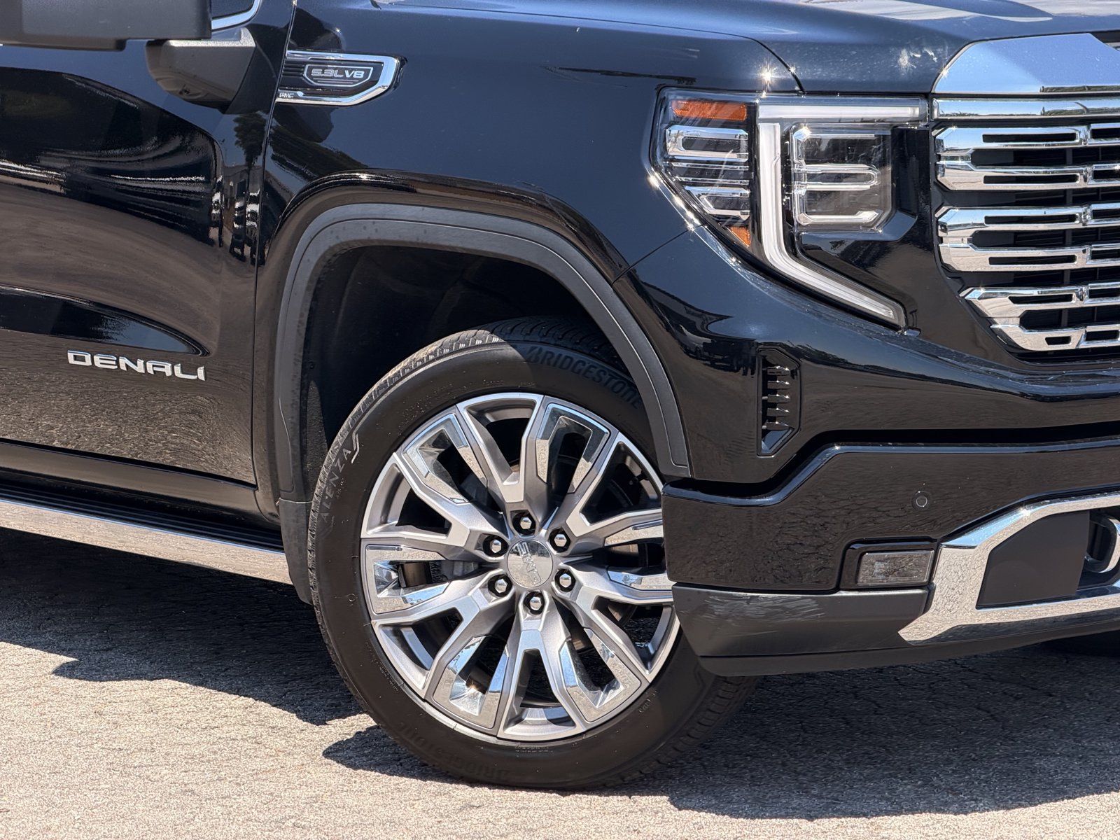 Used 2026 GMC Sierra 1500 Denali w/ Denali Reserve Package AWD/4WD image 3