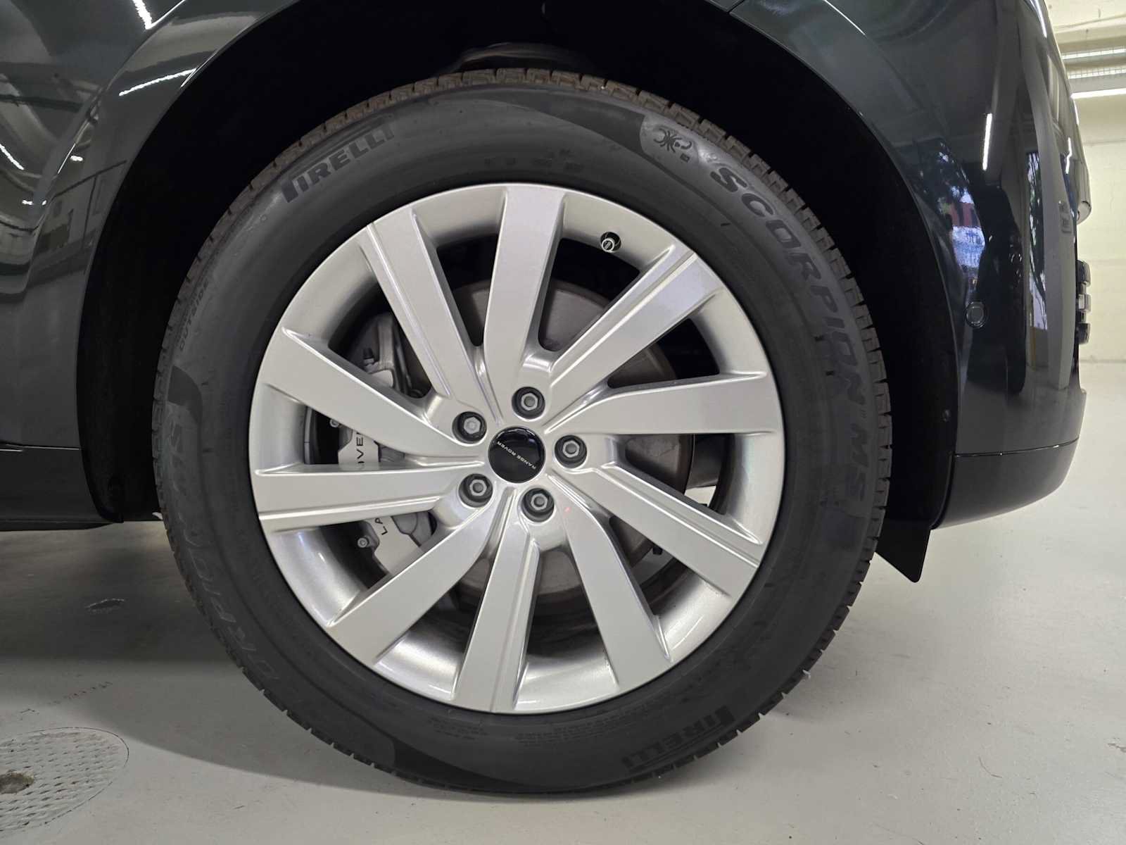 New 2026 Land Rover Range Rover SE AWD/4WD image 9