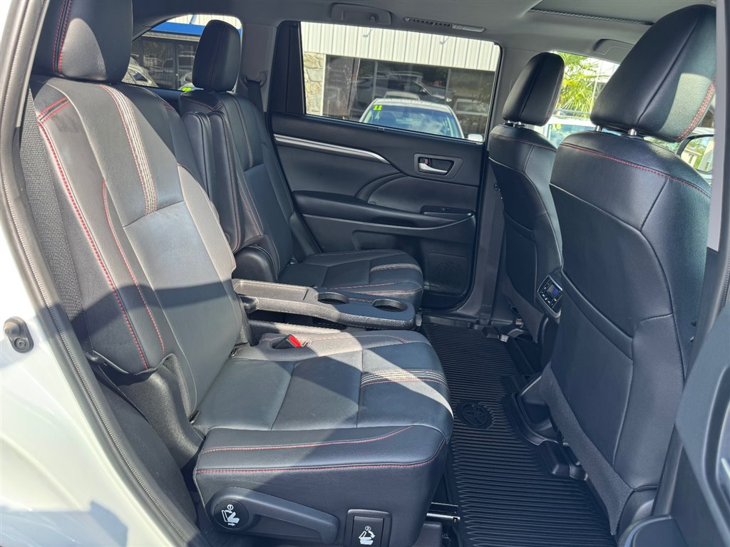 Used 2019 Toyota Highlander SE AWD/4WD image 21