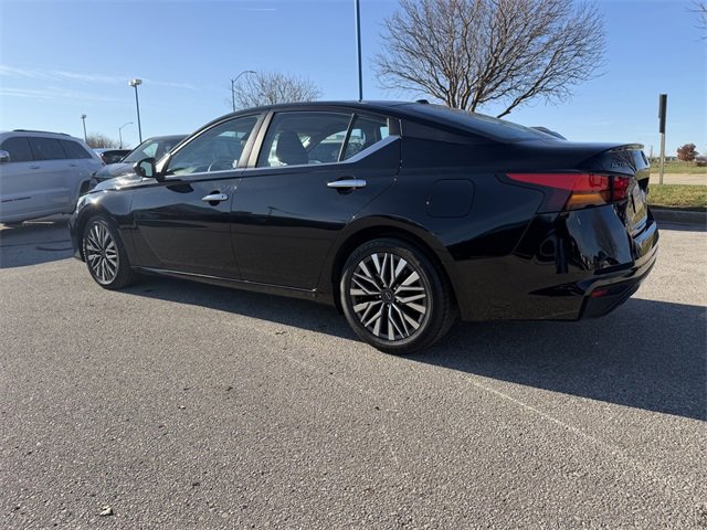 Used 2024 Nissan Altima 2.5 SV image 7