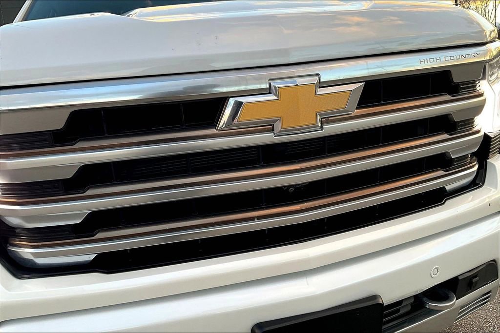 Used 2022 Chevrolet Silverado 1500 High Country image 32