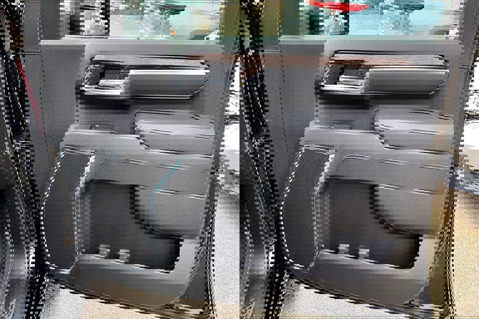 Used 2025 GMC Sierra 2500 SLE w/ SLE Value Package; image 21