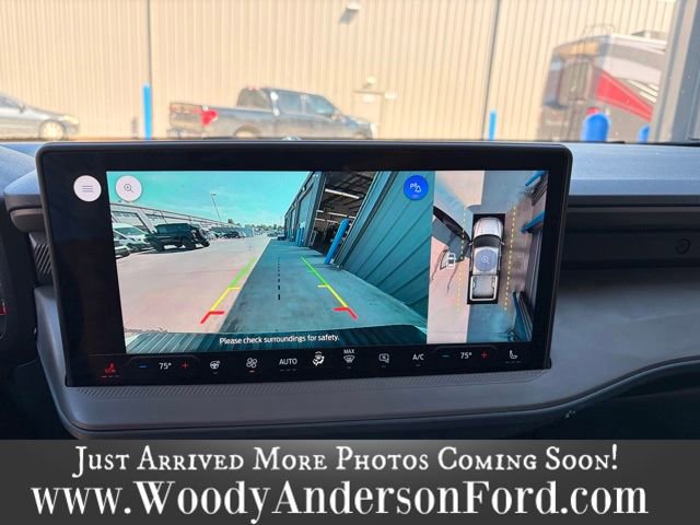 Used 2025 Ford Maverick Lobo AWD/4WD image 12