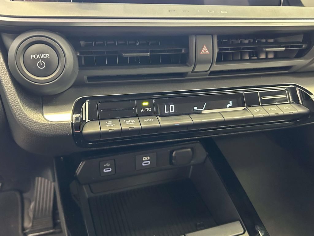 Certified 2025 Toyota Prius LE FWD image 20
