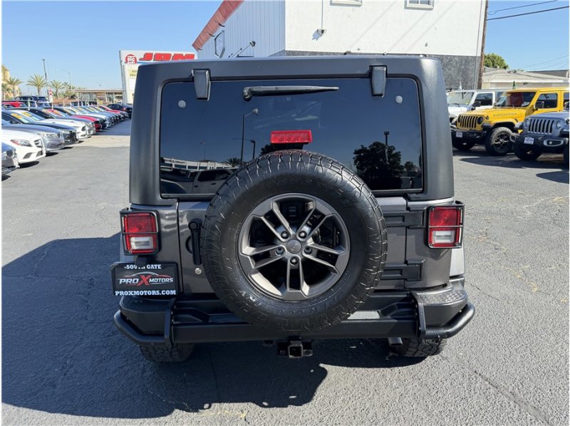 Used 2018 Jeep Wrangler Unlimited Sport image 6