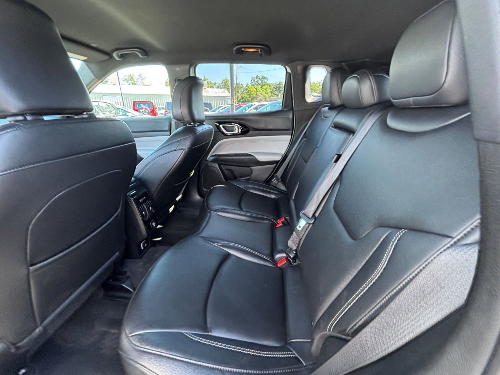 Used 2025 Jeep Compass Limited AWD/4WD image 27