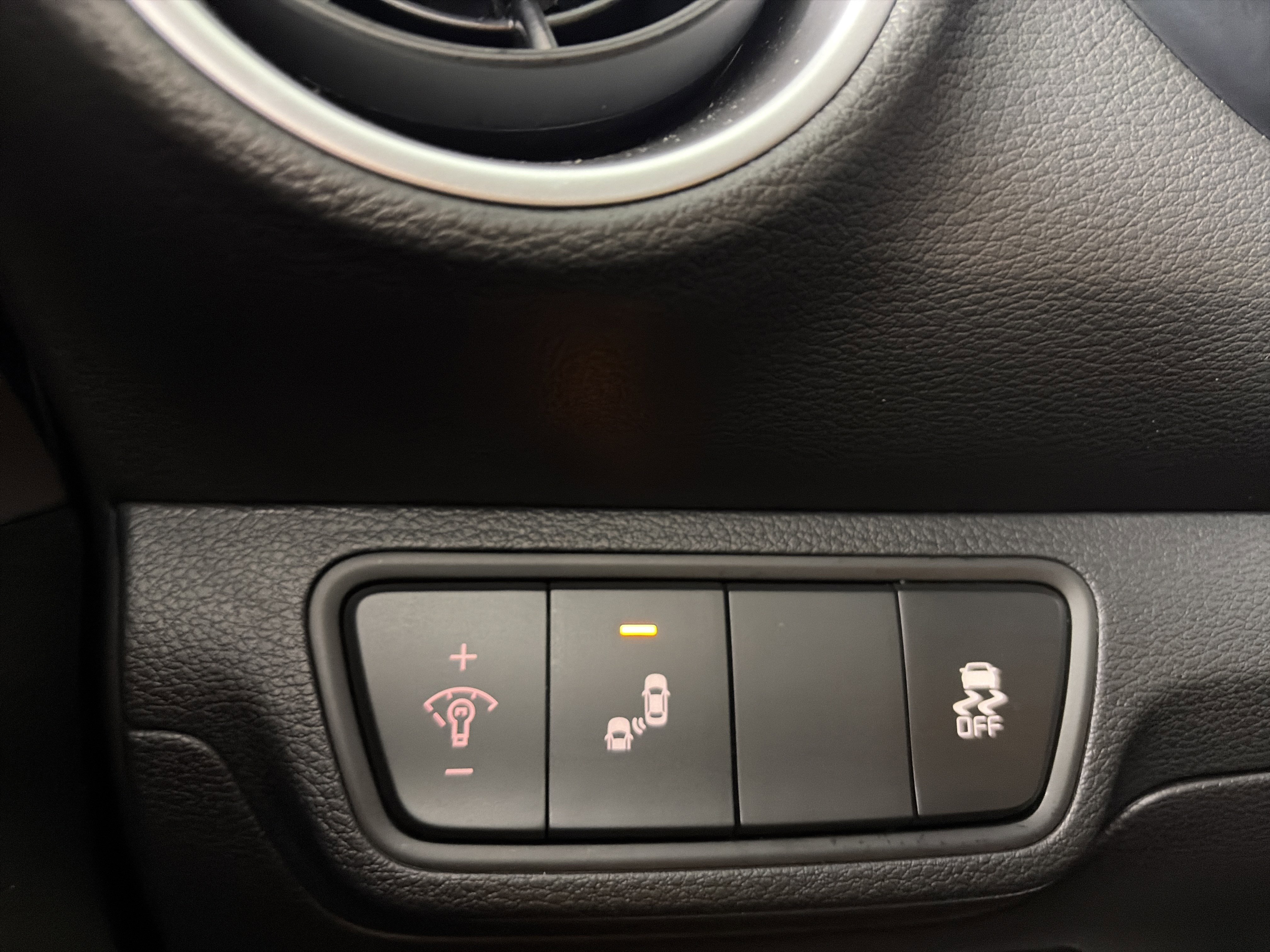 Used 2024 Kia Forte LXS w/ LXS Technology Package image 32