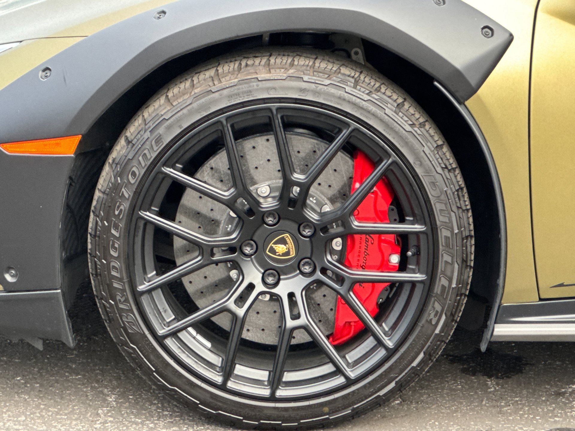 Used 2024 Lamborghini Huracan Sterrato image 7