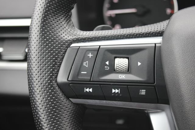 Used 2024 Mitsubishi Outlander SE image 13